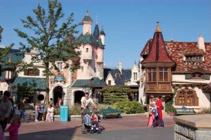 Paris - Disneyland : Historische Burgen im Park Disneyland Paris, 2006