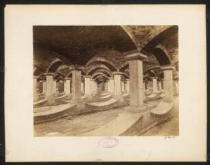Die Städtischen Wasserwerke von Berlin: Bau eines Reinwasserbehälters (?): Blick in Innenraum mit fertiggestellten Gewölben