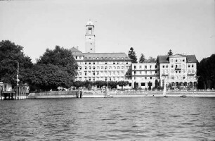 Bad Schachen: Hotel vom See aus