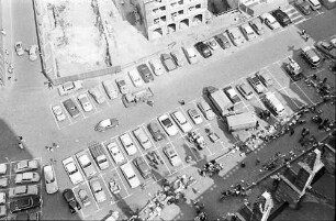 Freiburg: Blick vom Münsterturm; auf Parkplatz