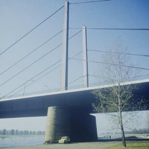 Theodor-Heuss-Brücke, Düsseldorf