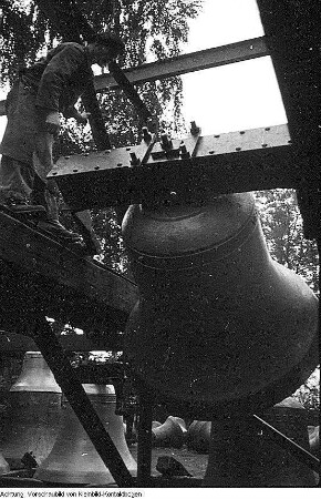 Apolda, Glockengießerei Apolda - Glocken- und Stadtmuseum, 30. August 1955 & Textilindustrie. Produkte aus Sylona, 1955