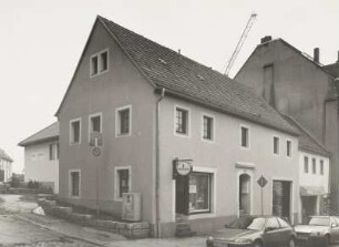 Radeberg, Wohnhaus : Radeberg. Wohnhaus mit Ladeneinbauten. Hauptstraße 27/Ecke Am Freudenberg. Um 1840. Eckansicht