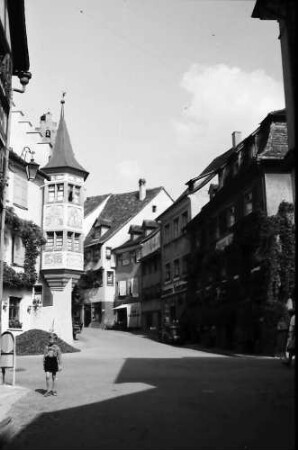 Meersburg: Gasse mit Erkerturm