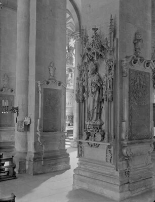 Grabmal des Jakob von Liebenstein (gest. 1508), Erzbischof und Kurfürst von Mainz, Seitenfiguren (links) heiliger Mauritius und Bonifatius, (rechts) heiliger Martin und Georg