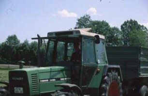 Fotografie: Transportgerät, Zweiachsanhänger