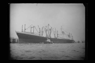 Westfalia (1964), Hapag.- Hamburg-Amerikanische Packetfahrt-Actien-Gesellschaft, Hamburg, Hapag-Lloyd AG, Hamburg