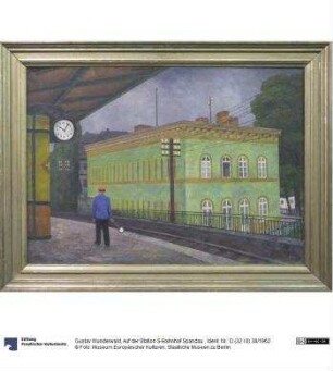 Auf der Station S-Bahnhof Spandau.