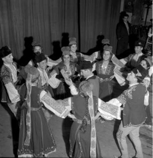 Traditionelles Tanzensemble