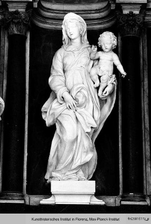 Hochaltar : Altarfiguren : Maria mit Kind