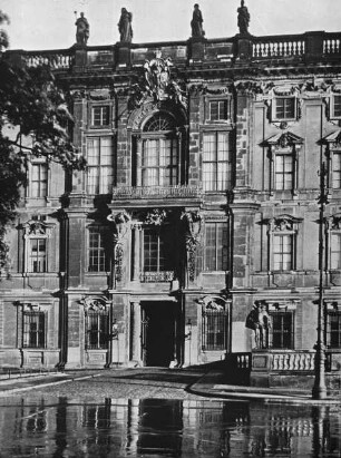 Berlin, Schloss, Portal zum Lustgarten, 1945 ausgebrannt, Ruine 1950/51 gesprengt. Andreas Schlüter