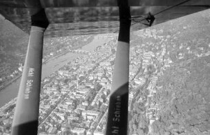 Heidelberg: Stadt mit Neckar, Gesamtansicht von Westen