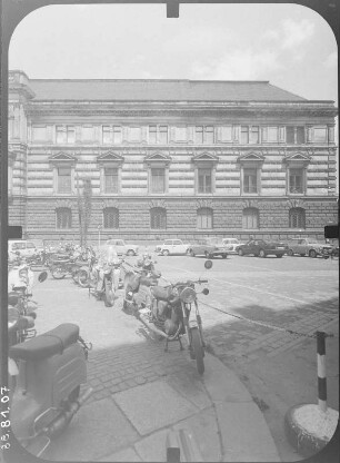 Dresden-Altstadt, Georg-Treu-Platz 1. Albertinum (Entwurf 1559-1563, Umbau 1884-1887). Teilansicht von Süden (von der Rampischen Straße)