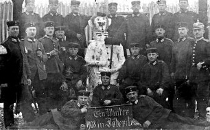 Gruppenporträt Soldaten im Winter in Döberitz 1908