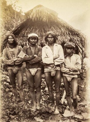 Gruppenportrait (Philippinen-Aufenthalt 1897-1932 - Album "Nord-Luzon-Typen")