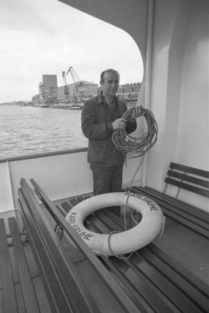 Fahrgastschiff Karlsruhe. Vorbereitungen für die Fahrgastsaison