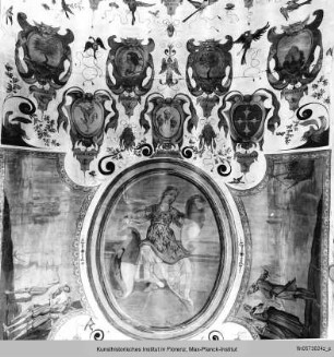 Deckendekoration mit Wappen und historischen Szenen : Wappen der Besitzungen und Burgen der Familie Gherardesca