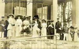Wilhelm II. und Auguste Viktoria im Kreise von sieben Familienmitgliedern