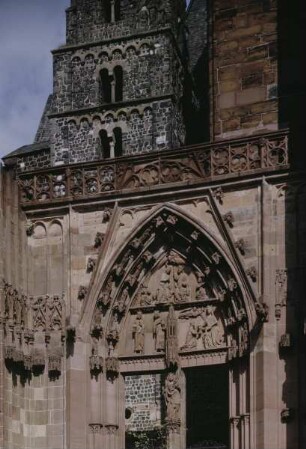 Westportal — Marienkrönung und Anbetung durch die Heiligen Drei Könige