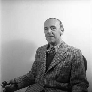 Portrait des Schauspielers und Theaterdirektors Ernst Josef Aufricht (1898-1971)