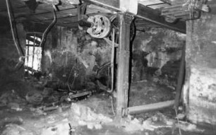 Triebischtal-Roitzschen. Korkmühle, hinter dem Rad im Keller liegt die Turbine