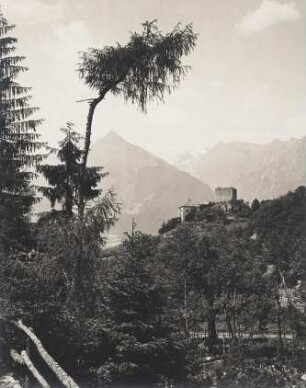 Italien. Südtirol. Ansicht der oberhalb Merans liegenden, aus dem 12. J.h. stammende Burg Goyen