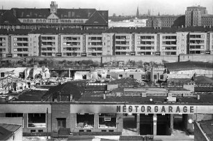 Berlin: Blick vom Haus Seesener Straße über die Garagen