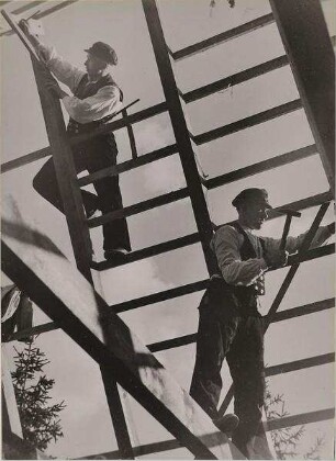 Zimmermänner bei der Arbeit