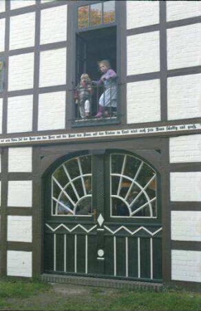Worpswede: Barkenhoff, Heinrich Vogeler Museum, ehemaliger Moorbauernhof, Fachwerk Seitenflügel mit Tor