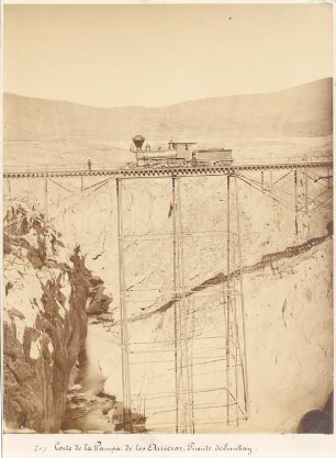 Sunbay-Brücke auf der Puno-Arequipa-Eisenbahnstrecke bei Pampa de Arrieros