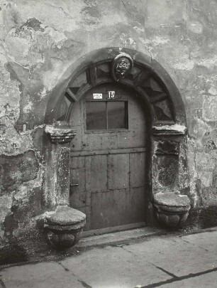Annaberg-Buchholz, Johannisgasse 15, Sitznischenportal des Wohnhauses