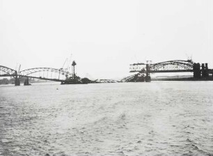 Zerstörte Brücken am Rhein
