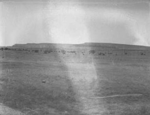 Landschaft : Blick auf eine Landschaft. Im Hintergrund Hügel.