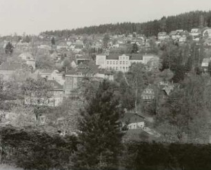 Stadtteilansicht mit Schule, Schulstraße 11