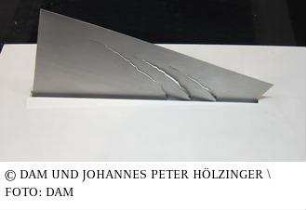 Piazetta der Museen der Europäischen Kunst (Wettbewerb), Reliefwand "Landschaft - Baustruktur - Strukturmodell