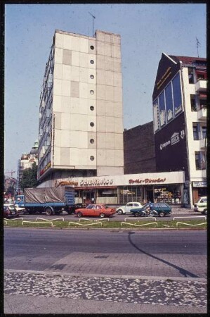 Häuserfassaden am Olivaer Platz
