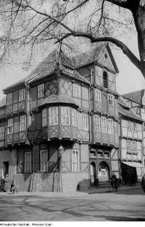 Das ehemalige Gasthaus "Zur Börse", Steinweg 23, 1683 erbaut vom Zimmermann Andreas Besen im so genannten "Quedlinburger Sonderstil"