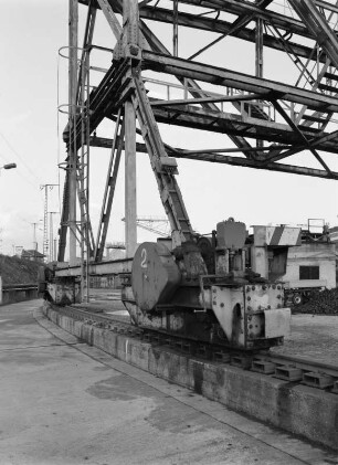 Dresden, Kraftwerk Mitte : Dresden-Altstadt. Heizkraftwerk Mitte (1895, 1926-1928 Umbau und Erweiterung; stillgelegt 1994). Kohlenlager zwischen Könneritzstraße und Löbtauer Straße