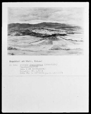 Weite Mittelgebirgslandschaft im Sonnenschein