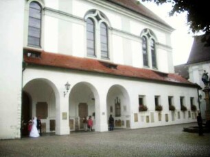 Klosterkirche-Langhaus über Traufseite vom Klosterplatz