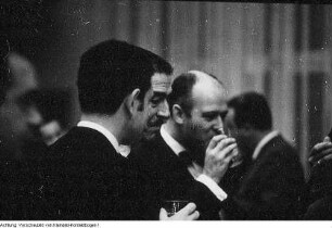 Dresden, Technische Universität Dresden (TUD), u.a. Willers-Bau, Zellescher Weg, Einweihung einer Büste von Jawaharlal Nehru - Studienjahr 1967/68 - , 1967/69