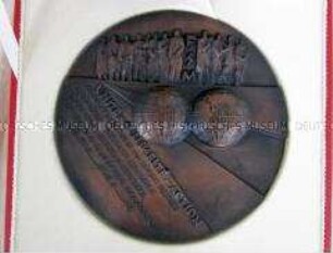 Medaille zum 11. FDGB-Kongress, in Etui