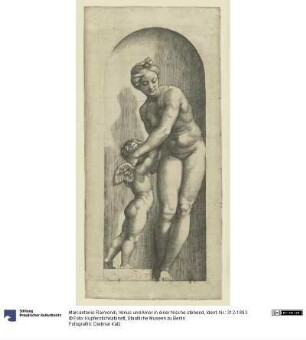 Venus und Amor in einer Nische stehend