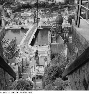 Dinant, Belgien, Straßenbrücke und Seilschwebebahn