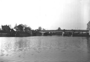 Maxbrücke oberhalb der Staustufe Schweinfurt/Main