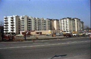 Freiburg i. Br.: Baukomplex Basler Tor von der Merzhauserstraße