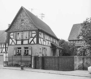 Fachwerkwohnhaus; Echzell, Bahnhofstraße 23