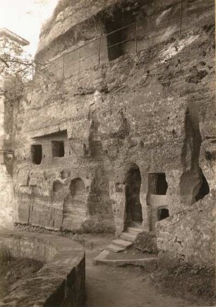 Klause Kastel mit Grabkapelle König Johanns von Böhmen (gestorben 1346). Felsenkapellen