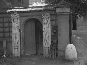 Portal einer bürgerliche Villa