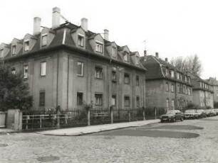 Dresden-Mickten, Herbststraße 23-27. Wohnhäuser (nach 1910). Straßenansicht von Südosten